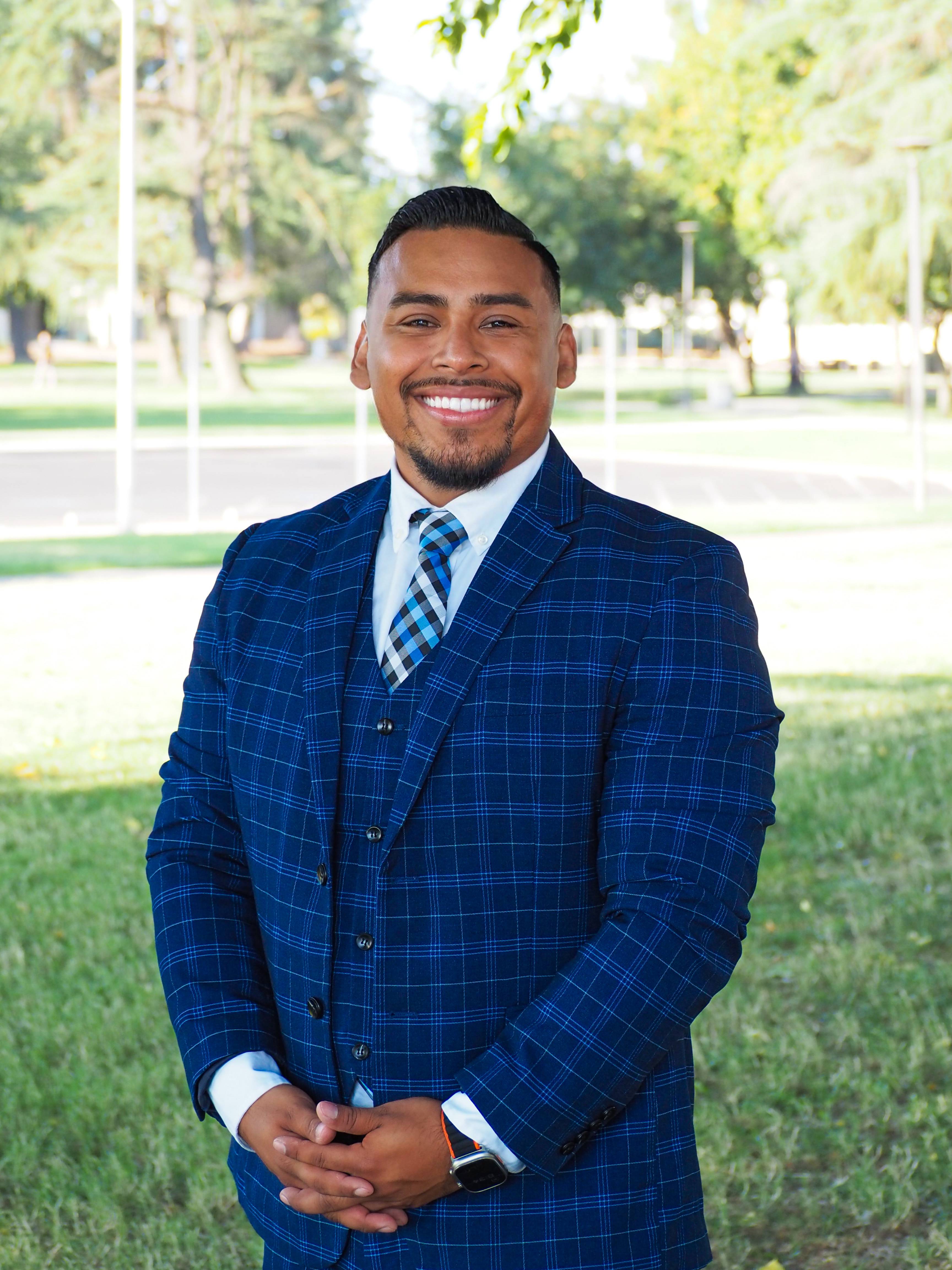 Guillermo B headshot